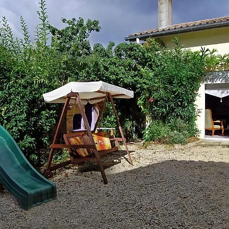 Fronsac Sleeps 10 Pool Willa *